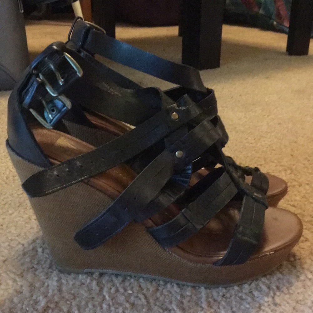 Dolce Vita Black Wedges